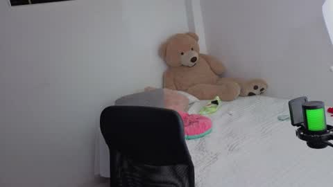 valerihouse_ online show from 18, 6, 2026