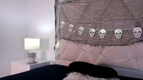 Snapshot of valerri_ chatting on 23, 10, 2025 valerri_ online show from 23, 10, 2025