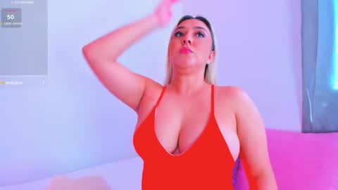 Snapshot of valery_kils chatting on 6, 11, 2025 VALERY online show from 6, 11, 2025