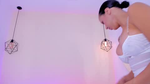 Snapshot of valery_santorini chatting on 18, 9, 2025 VALERY online show from 18, 9, 2025