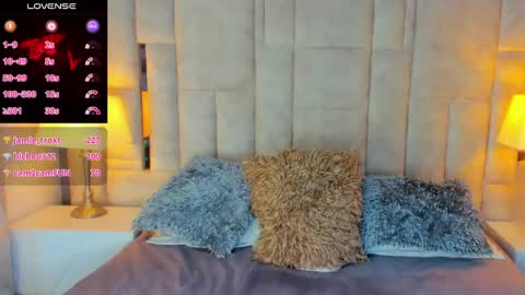 Snapshot of valerydiamond_ chatting on 5, 1, 2025 Valery online show from 5, 1, 2025