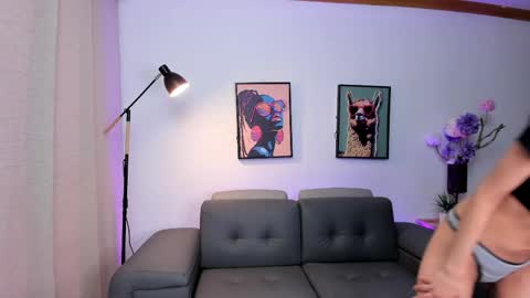 Snapshot of valeryrivas_ chatting on 17, 4, 2026 Valery Rivas online show from 17, 4, 2026
