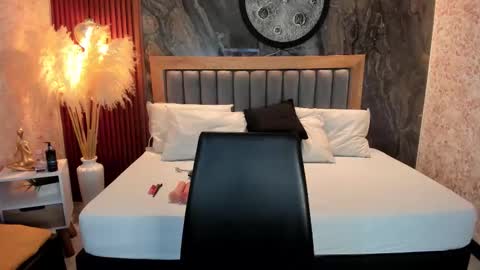 Valerie Shadey  online show from 29, 11, 2025