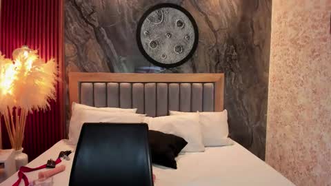 Valerie Shadey  online show from 13, 12, 2025