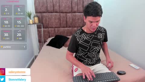 Valery Stonne  online show from 30, 1, 2025