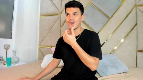 Valery Stonne  online show from 1, 3, 2025