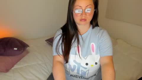 Snapshot of valeryvass_07 chatting on 22, 12, 2024 My name is Valery... Nice to meet you thumb up me please its important online show from 22, 12, 2024