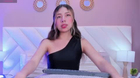 Snapshot of valeygomez chatting on 27, 4, 2026 Valey online show from 27, 4, 2026