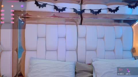 Valkiria moore  online show from 13, 10, 2025