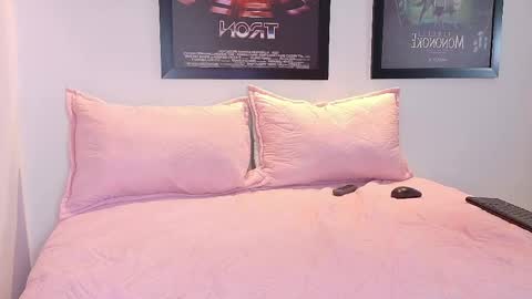 Valkiria moore  online show from 23, 4, 2026