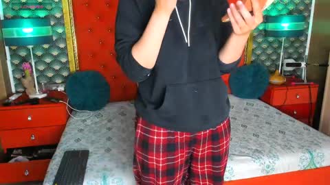 Snapshot of valleriejonnes chatting on 29, 5, 2026 Valerie Val V online show from 29, 5, 2026