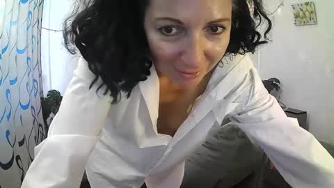 Snapshot of valleriwind chatting on 19, 5, 2026 ValleriWind online show from 19, 5, 2026