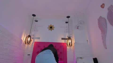 Vallolet Peach  online show from 12, 2, 2025