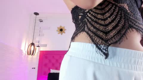 Vallolet Peach  online show from 28, 2, 2025