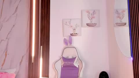 Vallolet Peach  online show from 1, 2, 2026