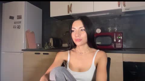 Snapshot of valorant_girl chatting on 28, 12, 2024 Little Devil online show from 28, 12, 2024