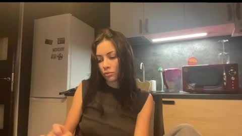 Snapshot of valorant_girl chatting on 4, 1, 2025 Little Devil online show from 4, 1, 2025
