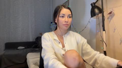 Snapshot of valorant_girl chatting on 8, 2, 2025 Little Devil online show from 8, 2, 2025
