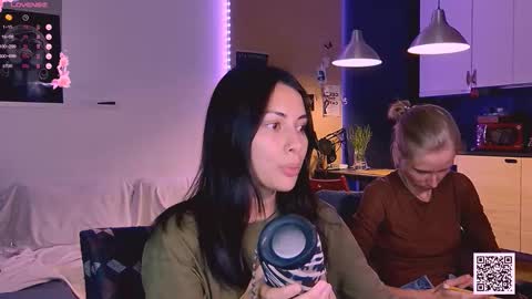 Snapshot of valorant_girl chatting on 10, 9, 2025 Little Devil online show from 10, 9, 2025