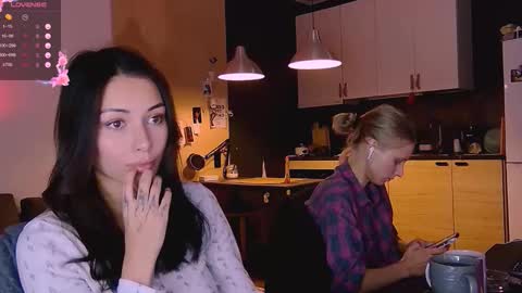 Snapshot of valorant_girl chatting on 6, 10, 2025 Little Devil online show from 6, 10, 2025