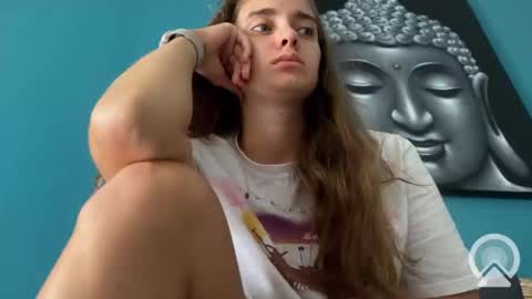 Snapshot of valure_lera chatting on 8, 3, 2025 valure_lera online show from 8, 3, 2025