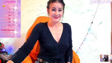 Snapshot of valysexybarbie chatting on 12, 1, 2025 valentina online show from 12, 1, 2025