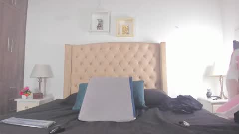 Snapshot of vampire_doll chatting on 6, 10, 2025 vampire_doll online show from 6, 10, 2025