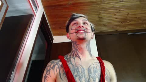 david guzman i model independenthelp me with a thumbs up online show from 23, 1, 2025