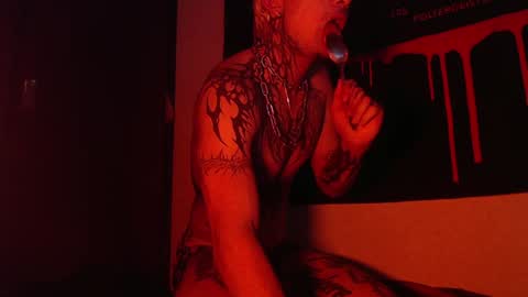 david guzman i model independenthelp me with a thumbs up online show from 7, 2, 2025