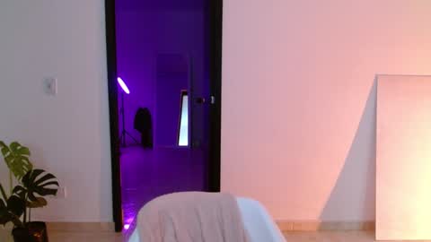 Snapshot of vandalovee chatting on 9, 1, 2025 Babi Alu online show from 9, 1, 2025