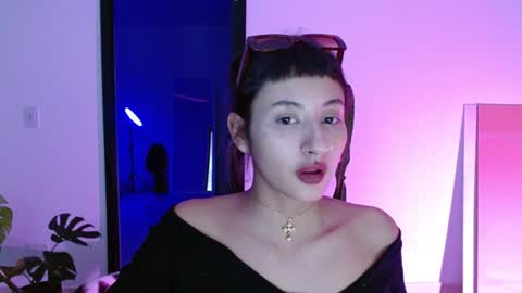 Snapshot of vandalovee chatting on 10, 1, 2025 Babi Alu online show from 10, 1, 2025