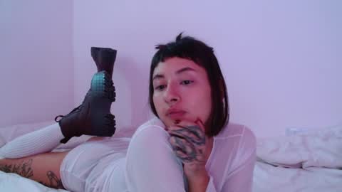 Snapshot of vandalovee chatting on 14, 1, 2025 Babi Alu online show from 14, 1, 2025