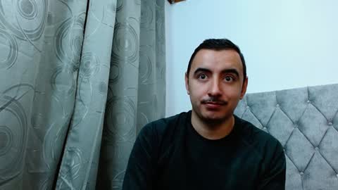 Snapshot of vanderheyl chatting on 19, 12, 2024 vanderheyl online show from 19, 12, 2024