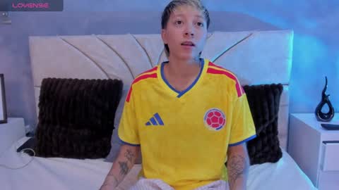Snapshot of vane_grey chatting on 18, 6, 2026 vane_grey online show from 18, 6, 2026
