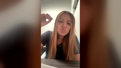 Vanessa online show from 5, 12, 2025