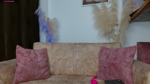 VANESSA BRETT online show from 18, 2, 2026