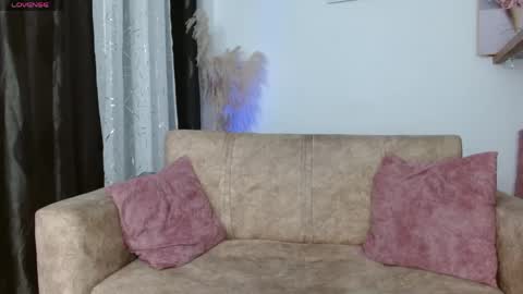 Snapshot of vanessa_brett_1 chatting on 27, 4, 2026 vanessa online show from 27, 4, 2026