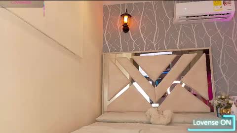    online show from 28, 10, 2025