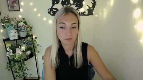 Snapshot of vanessa_joy_ chatting on 2, 7, 2026 Vanessa online show from 2, 7, 2026