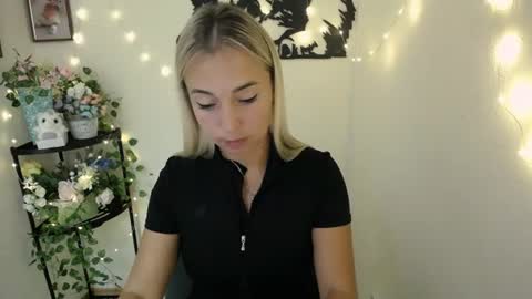 Snapshot of vanessa_joy_ chatting on 8, 7, 2026 Vanessa online show from 8, 7, 2026