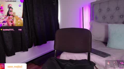 vanessa_mejiia online show from 28, 4, 2026