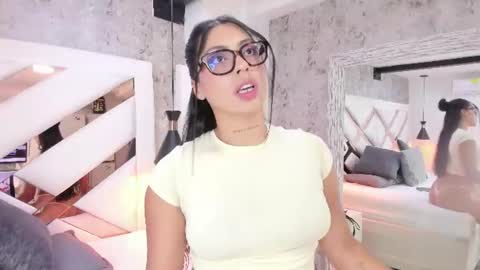 Vanessa  online show from 15, 7, 2026