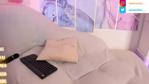 Snapshot of vanessafox__ chatting on 6, 1, 2025 V online show from 6, 1, 2025