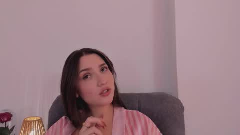 vanessajohnsonn online show from 25, 2, 2026