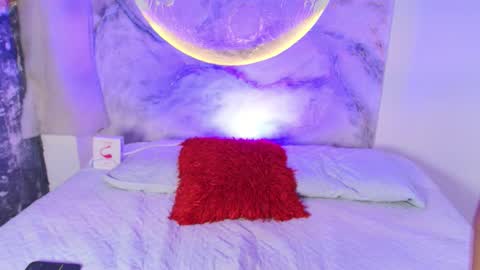 vanessascott_ online show from 9, 10, 2025