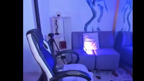 vanessascott_ online show from 16, 2, 2026