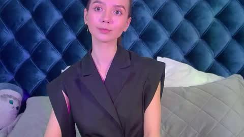 VanessaVienne online show from 18, 4, 2026