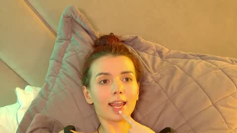 VanessaVienne online show from 8, 6, 2026