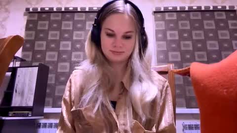 Snapshot of vaniasaisa chatting on 15, 11, 2025 Saisa online show from 15, 11, 2025