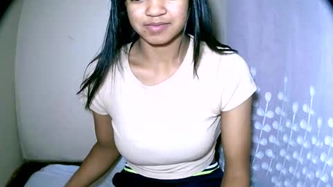 Snapshot of vanih27 chatting on 27, 6, 2026 vanih27 online show from 27, 6, 2026